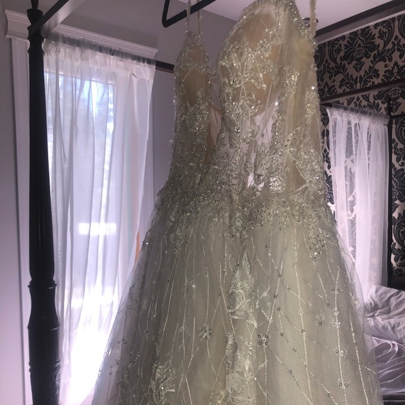 Bridal Dress - Picture 2 of 7